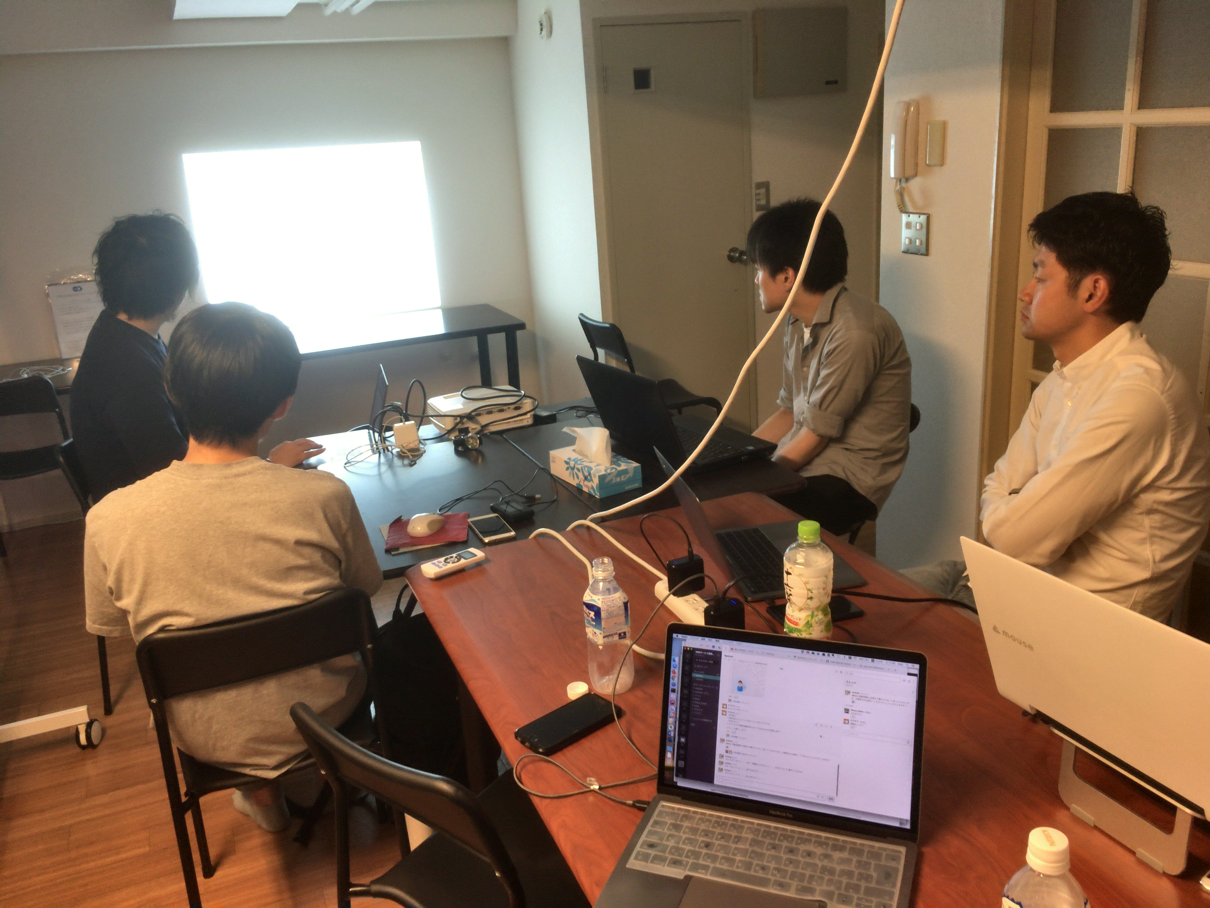 第1回 個人でWEBサービス作ってる人であつまる「もくもく会」を開催しました。